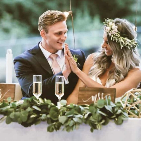 woodsy-wedding-sweetheart-table-eucalyptus